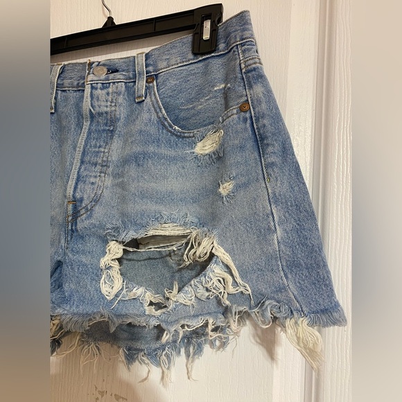 Levi’s 501 High Waist Distressed Ripped Button-fly Jean Denim Shorts Size 27 - Picture 7 of 15